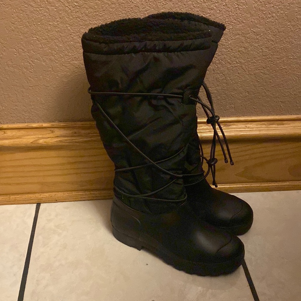 Chinese Laundry snow boots